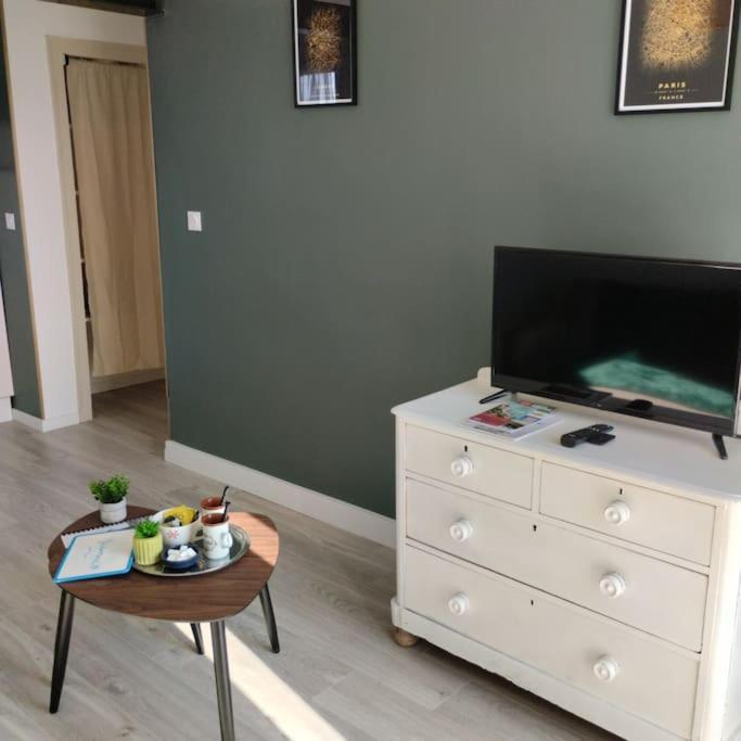 Appartement Verdoyant Au Bord Du Lac Leman Entre Evian Et Thonon Dans Une Villa Publier Luaran gambar