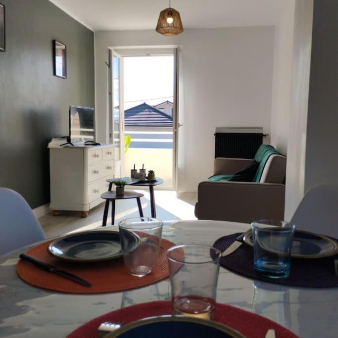 Appartement Verdoyant Au Bord Du Lac Leman Entre Evian Et Thonon Dans Une Villa Publier Luaran gambar
