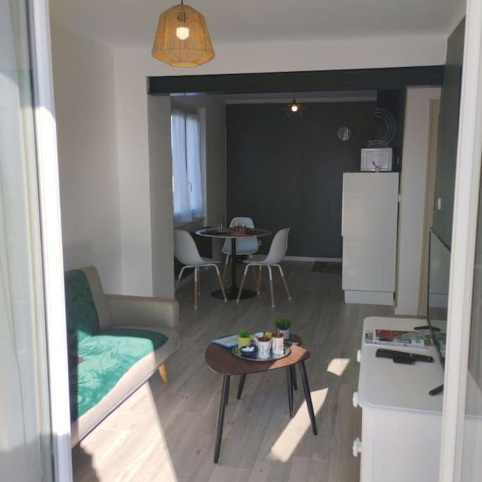 Appartement Verdoyant Au Bord Du Lac Leman Entre Evian Et Thonon Dans Une Villa Publier Luaran gambar