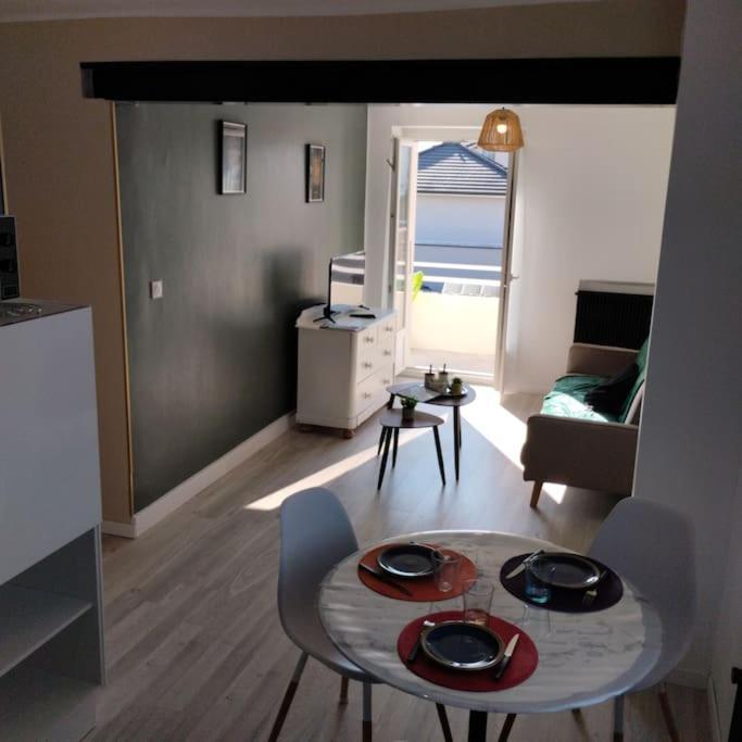 Appartement Verdoyant Au Bord Du Lac Leman Entre Evian Et Thonon Dans Une Villa Publier Luaran gambar