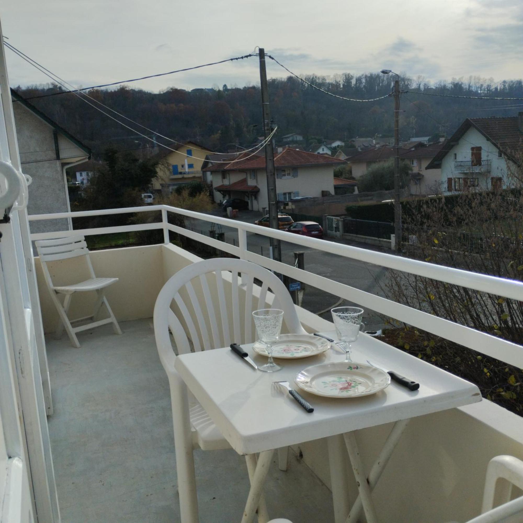 Appartement Verdoyant Au Bord Du Lac Leman Entre Evian Et Thonon Dans Une Villa Publier Luaran gambar