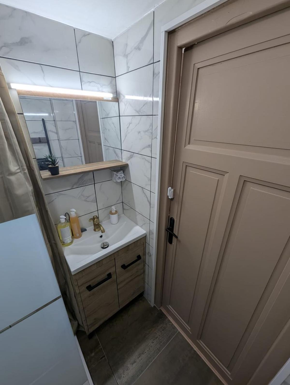 Appartement Verdoyant Au Bord Du Lac Leman Entre Evian Et Thonon Dans Une Villa Publier Luaran gambar